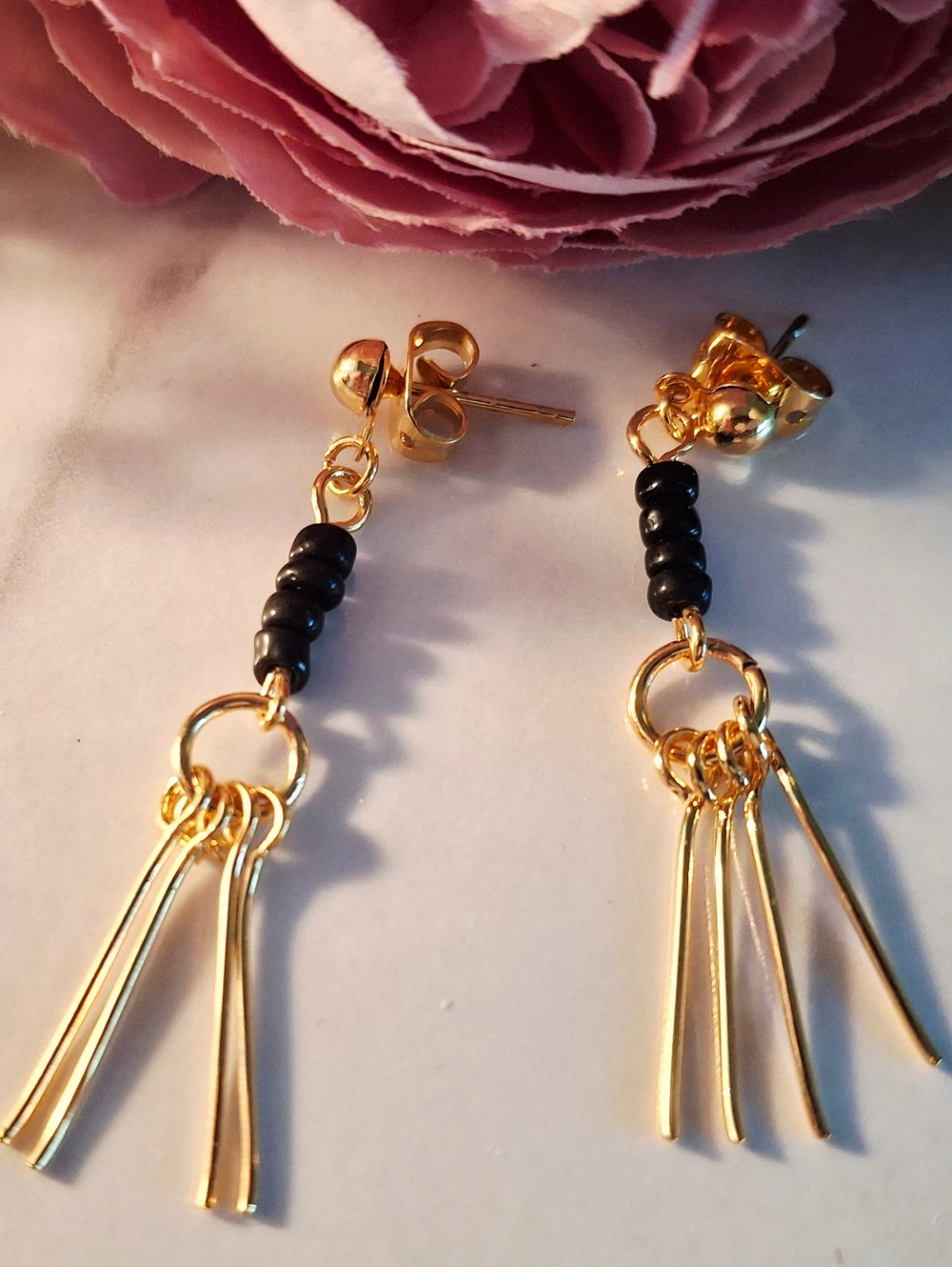 Vintage 80s ✨️🖤Gold & Black Beaded Dangle Earrings